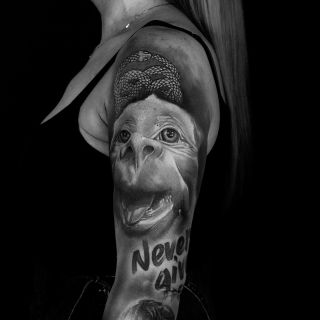 Ústřední píseň The NeverEnding Story od britského popového zpěváka Limahla nemá začátek ani konec. Byl to záměr tvůrců,...